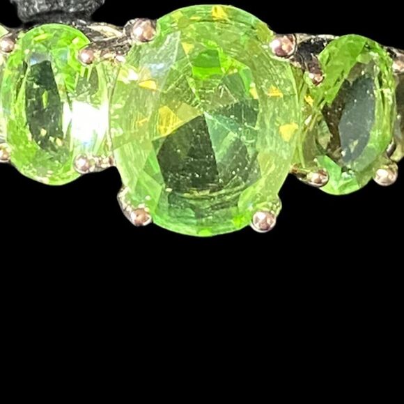 Sterling silver marked 925 five stone green ring peridot August birthstone - Picture 4 of 14